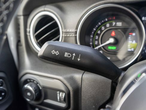 Used 2023 Jeep Wrangler Unlimited Sahara w/ Cold Weather Group AWD/4WD image 26