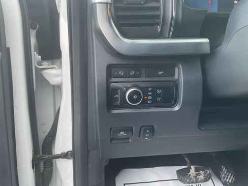 Used 2023 Ford F350 Lariat w/ Chrome Package image 12