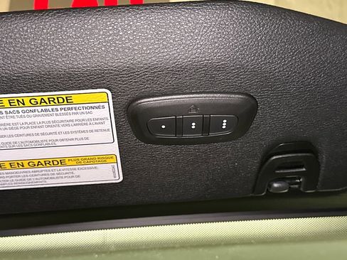 Used 2022 Jeep Wrangler Unlimited Sahara w/ Cold Weather Group AWD/4WD image 30