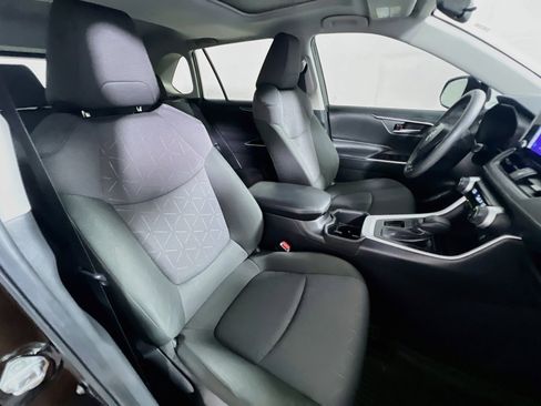 Used 2024 Toyota RAV4 XLE w/ Convenience Package FWD image 30