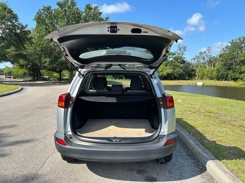 Used 2013 Toyota RAV4 XLE FWD image 10