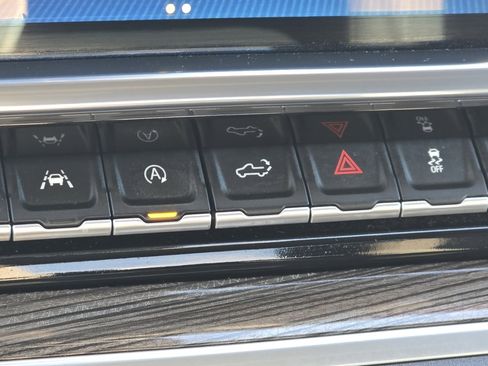 Used 2022 Chevrolet Silverado 1500 LT image 8