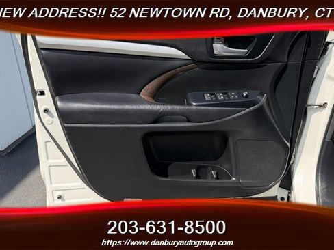 Used 2015 Toyota Highlander XLE AWD/4WD image 11