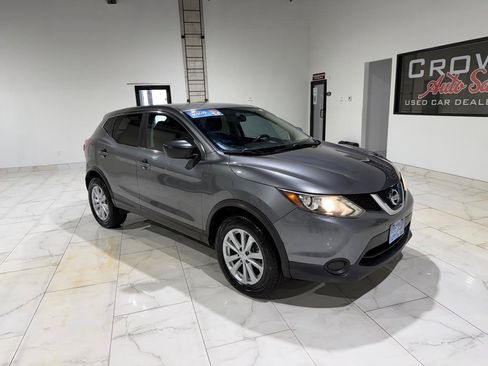 Used 2017 Nissan Rogue Sport S w/ S Appearance Package FWD image 3