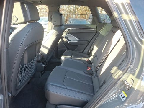 Used 2024 Audi Q3 2.0T Premium Plus w/ Premium Plus Package image 10