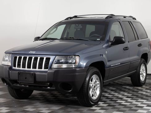 Used 2004 Jeep Grand Cherokee Laredo w/ Convenience Group AWD/4WD image 2