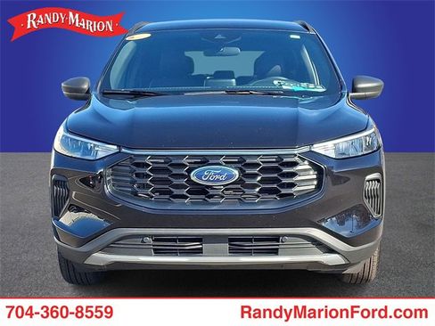 Used 2025 Ford Escape ST-Line image 2