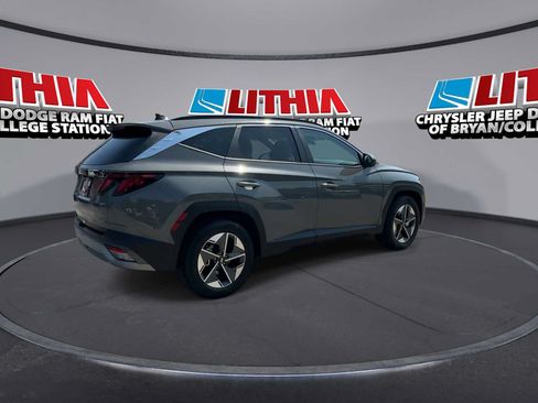 Used 2025 Hyundai Tucson SEL FWD image 8