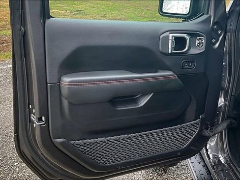 Used 2025 Jeep Wrangler Unlimited Rubicon w/ XTREMEE 35" Tire Package image 23