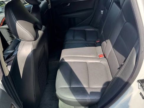 Used 2008 Volvo XC70 3.2 image 14