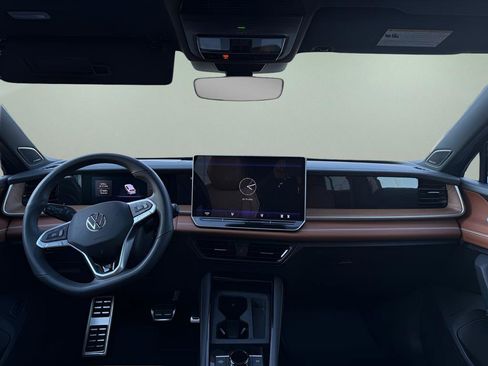 Used 2026 Volkswagen Tiguan SEL R-Line image 17