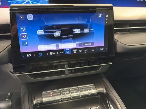 New 2026 Lincoln Nautilus Premier w/ Equipment Group 102A AWD/4WD image 19