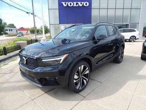 New 2026 Volvo XC40 B5 Plus w/ Climate Package image 2