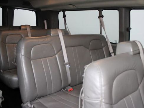 Used 2013 Chevrolet Express 3500 LS image 18