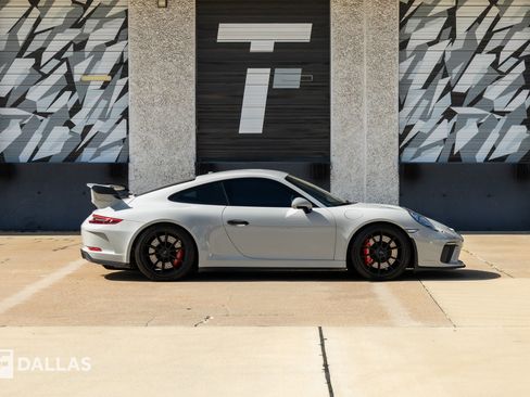 Used 2018 Porsche 911 GT3 RWD image 2
