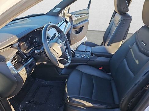 Used 2025 Cadillac XT6 Premium Luxury w/ LPO, Floor Liner Package image 17