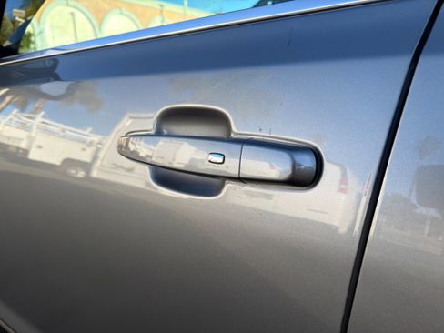 Used 2023 GMC Acadia SLT image 38