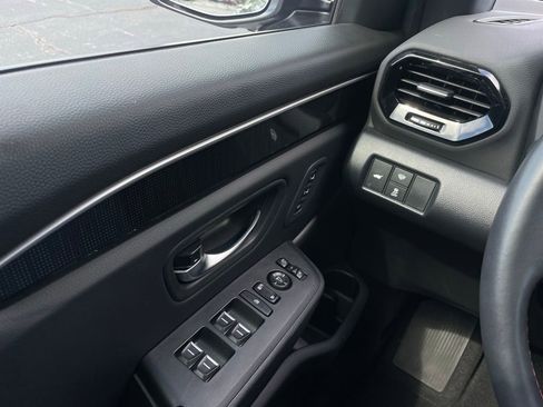 Used 2025 Honda Pilot Black Edition image 26