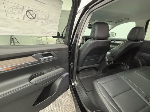 New 2026 GMC Terrain Denali w/ LPO, Floor Liner Package image 40