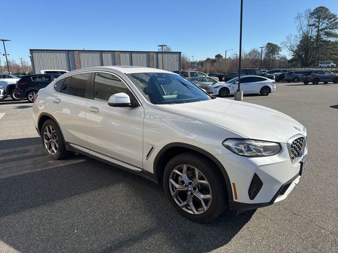 Used 2022 BMW X4 xDrive30i w/ Convenience Package image 9