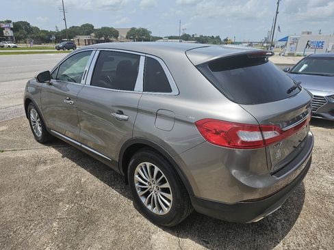 Used 2016 Lincoln MKX Select w/ Select Plus Package FWD image 8