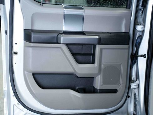 Used 2019 Ford F150 XLT w/ Equipment Group 302A Luxury image 16