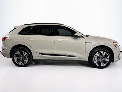 Used 2021 Audi e-tron Premium w/ Convenience Plus Package image 4