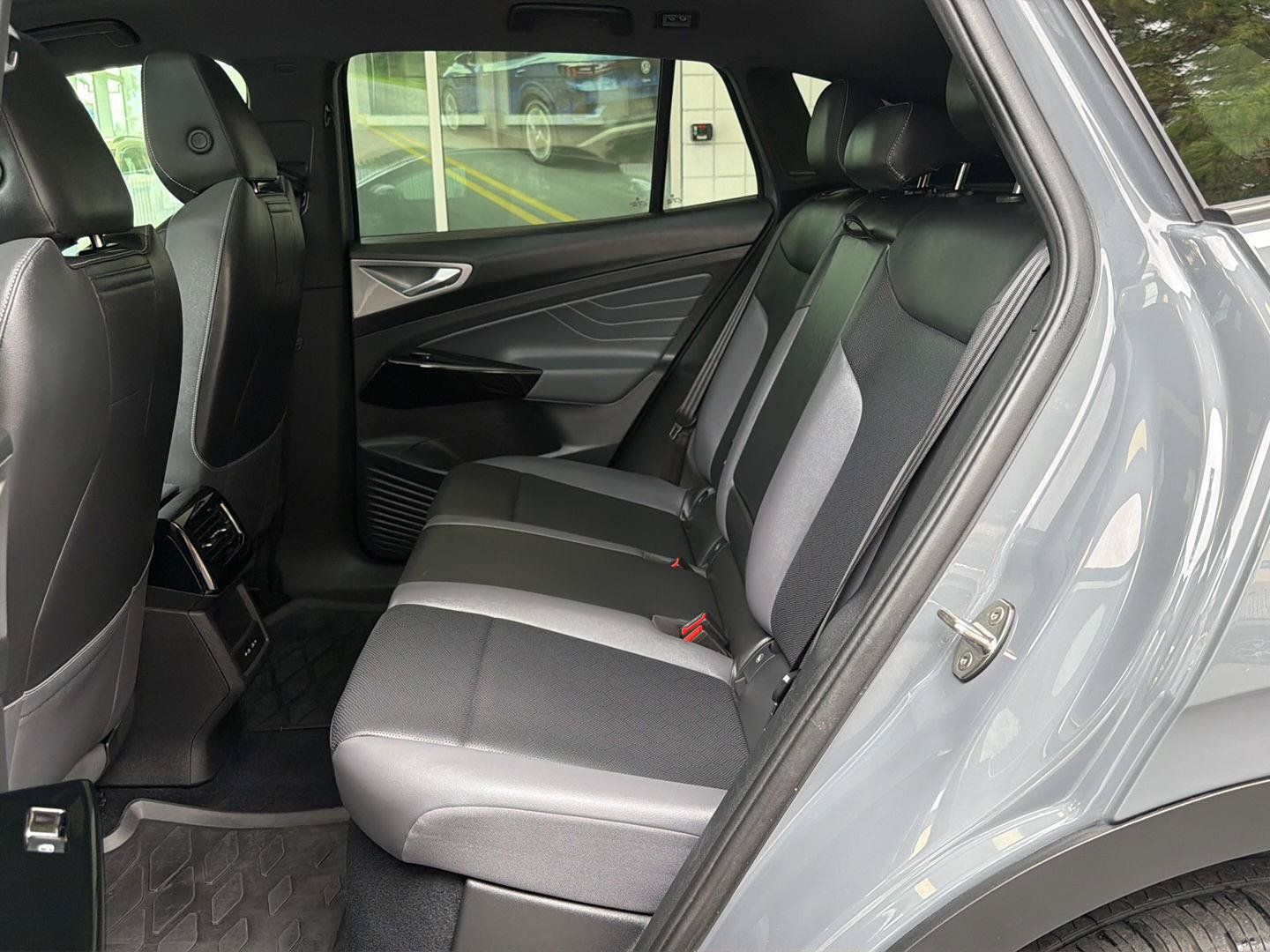Used 2023 Volkswagen ID.4 Pro S AWD/4WD image 16