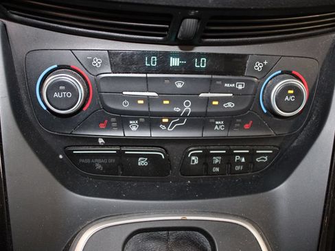 Used 2018 Ford C-MAX Titanium w/ Equipment Group 301A FWD image 29