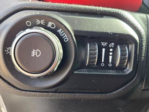 Used 2021 Jeep Wrangler Unlimited Rubicon AWD/4WD image 10