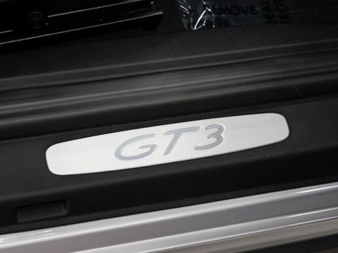 Used 2018 Porsche 911 GT3 RWD image 29