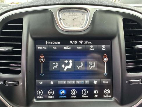 Used 2019 Chrysler 300 Touring w/ Sport Appearance Package image 28