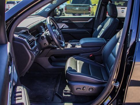 Used 2024 GMC Acadia Denali w/ Super Cruise Package image 24