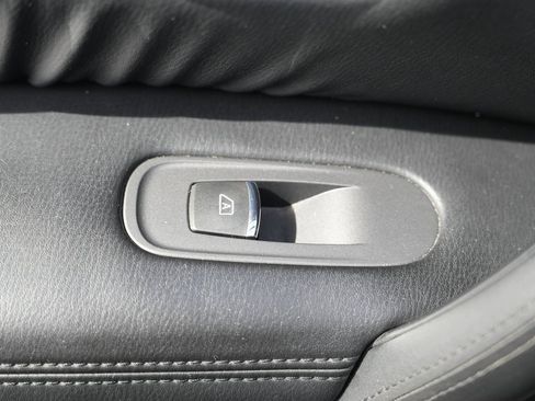 Used 2021 Nissan Armada SV w/ SV Appearance Package image 26