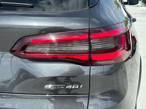 Used 2022 BMW X5 sDrive40i w/ Premium Package RWD image 32