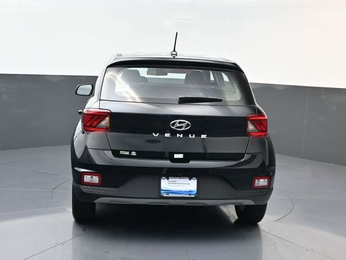 Used 2026 Hyundai Venue SE FWD image 5