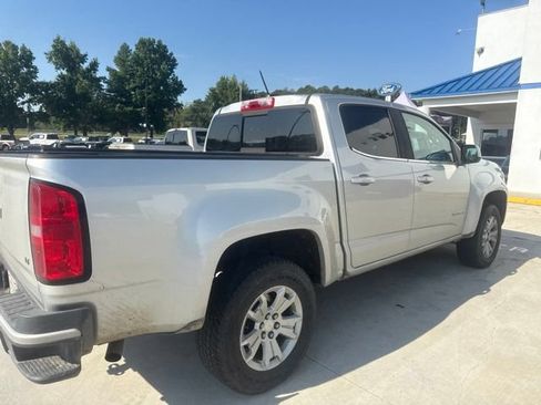 Used 2017 Chevrolet Colorado LT w/ LT Convenience Package RWD image 14
