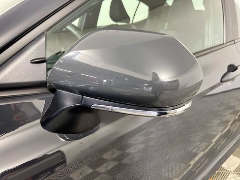 Used 2025 Toyota Camry SE w/ Convenience Package image 13