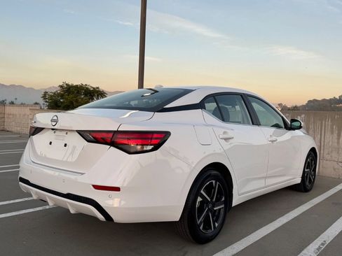 Used 2025 Nissan Sentra SV image 3