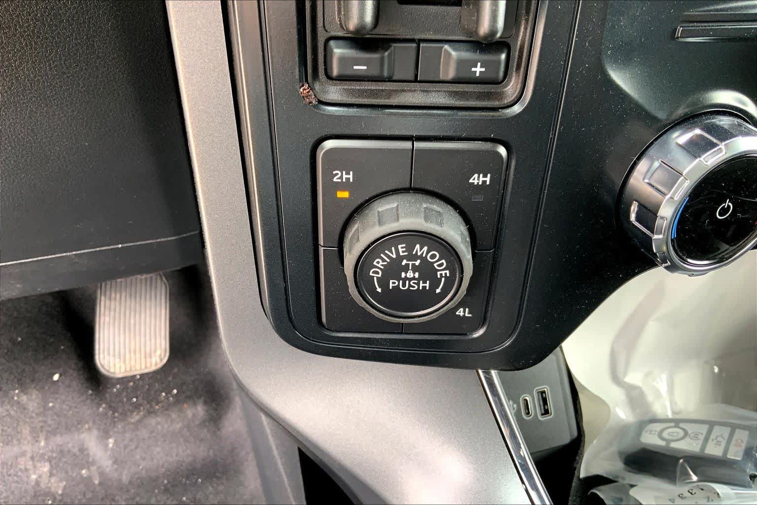 Used 2026 Ford F150 XLT w/ Equipment Group 302A MID AWD/4WD image 15