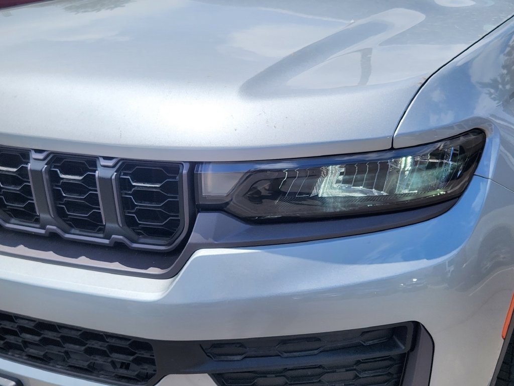 New 2026 Jeep Grand Cherokee Altitude AWD/4WD image 8