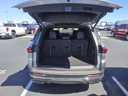 Used 2025 Buick Enclave Preferred FWD image 4