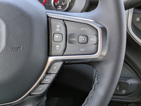 New 2026 RAM 2500 Big Horn AWD/4WD image 30