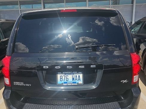 Used 2016 Dodge Grand Caravan R/T w/ Mopar Premium Addition Group FWD image 5