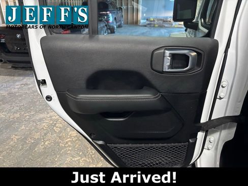 Used 2021 Jeep Wrangler Unlimited Sahara w/ Uconnect 4C Nav & Sound Group image 16