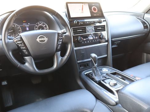 Used 2024 Nissan Armada SV RWD image 4