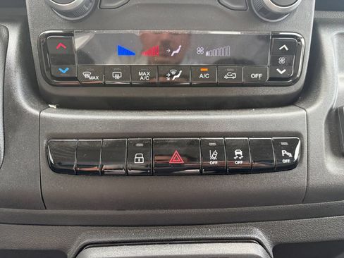 Used 2025 RAM ProMaster 2500 w/ Premium Convenience Group FWD image 29