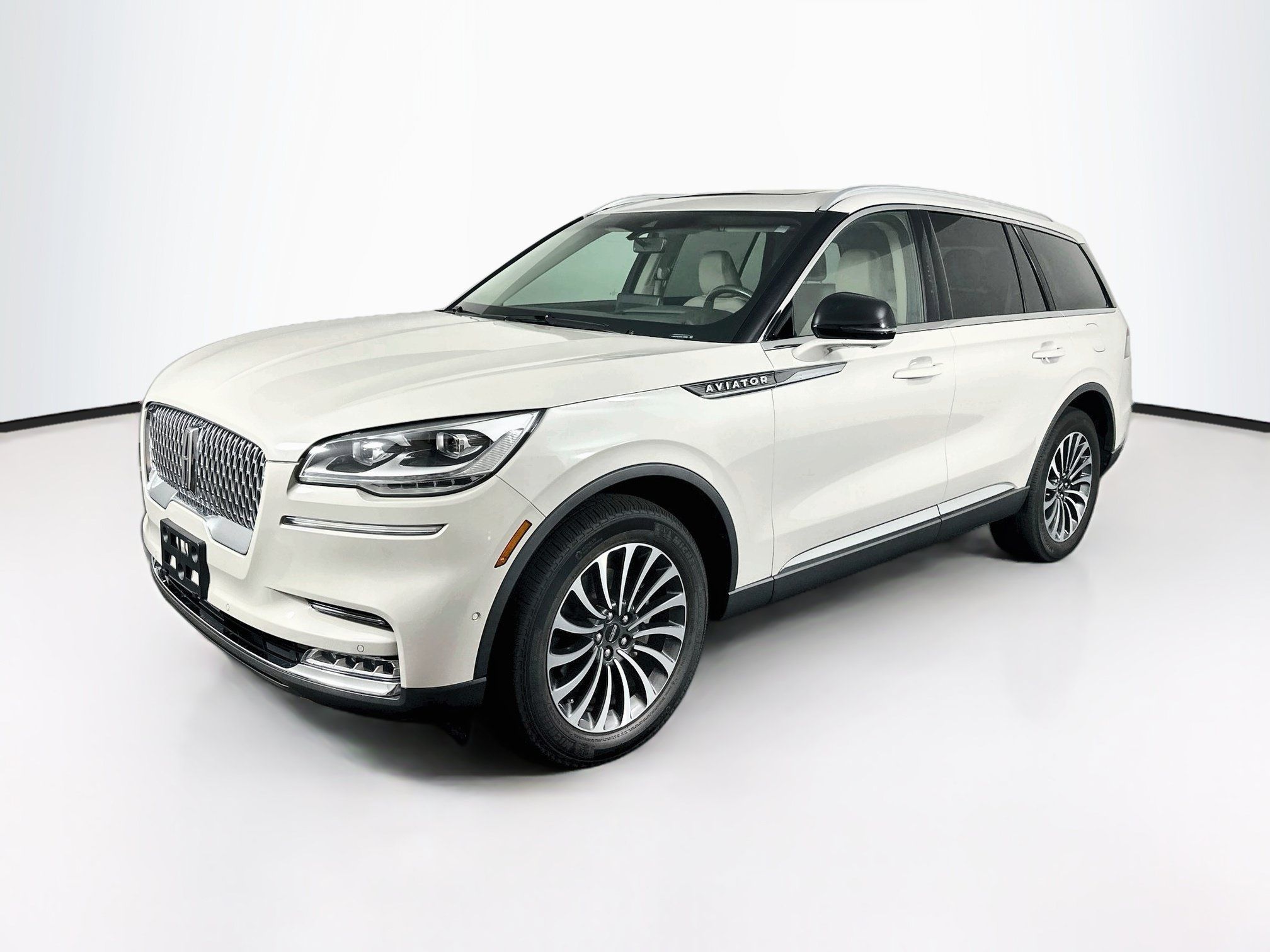 Used 2023 Lincoln Aviator Reserve w/ Equipment Group 201A AWD/4WD image 3