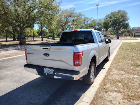 Used 2015 Ford F150 XLT image 7
