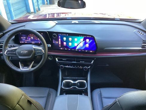 Used 2024 Chevrolet Traverse Z71 AWD/4WD image 45